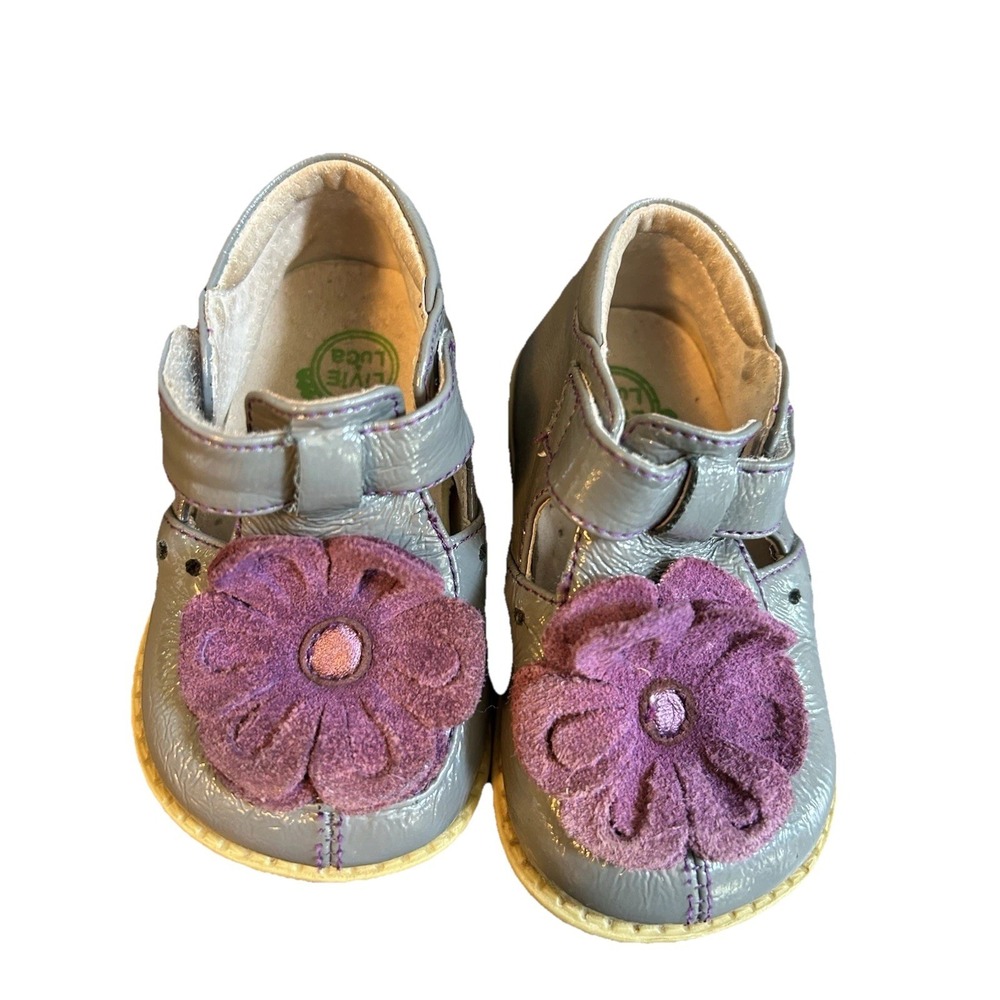 LIVIE & LUCA Sandals Shoes Size 5 Gray Purple Leather Blossom T Straps